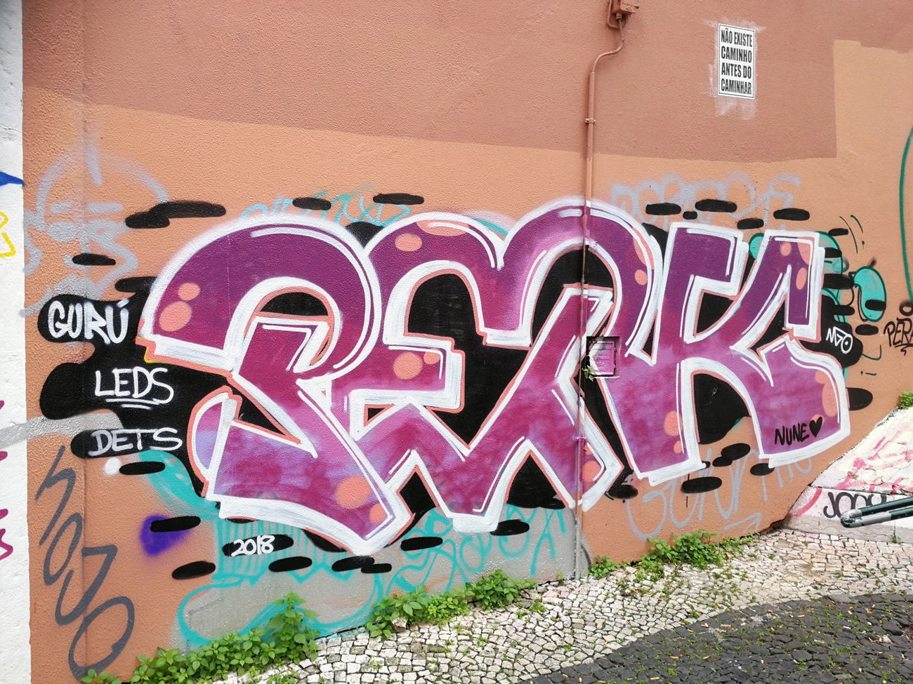 Graffiti Bombing in Lissabon - Photo by Kico_one - Lissabon, Portugal, Lisboa