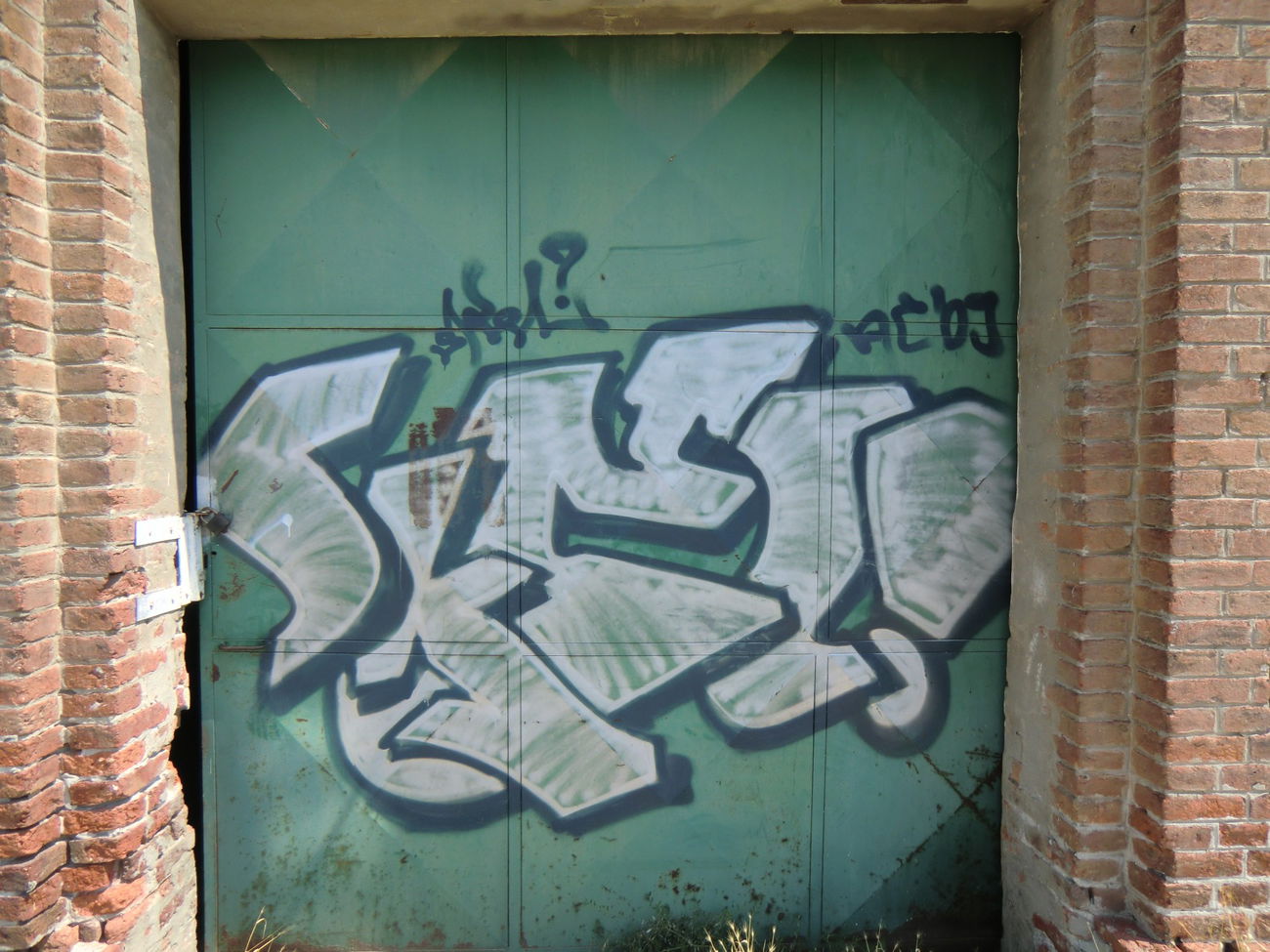 Graffiti Bombing in Osijek - Photo by Kico_one - Osijek, Croatia, Hrvatska (2014)