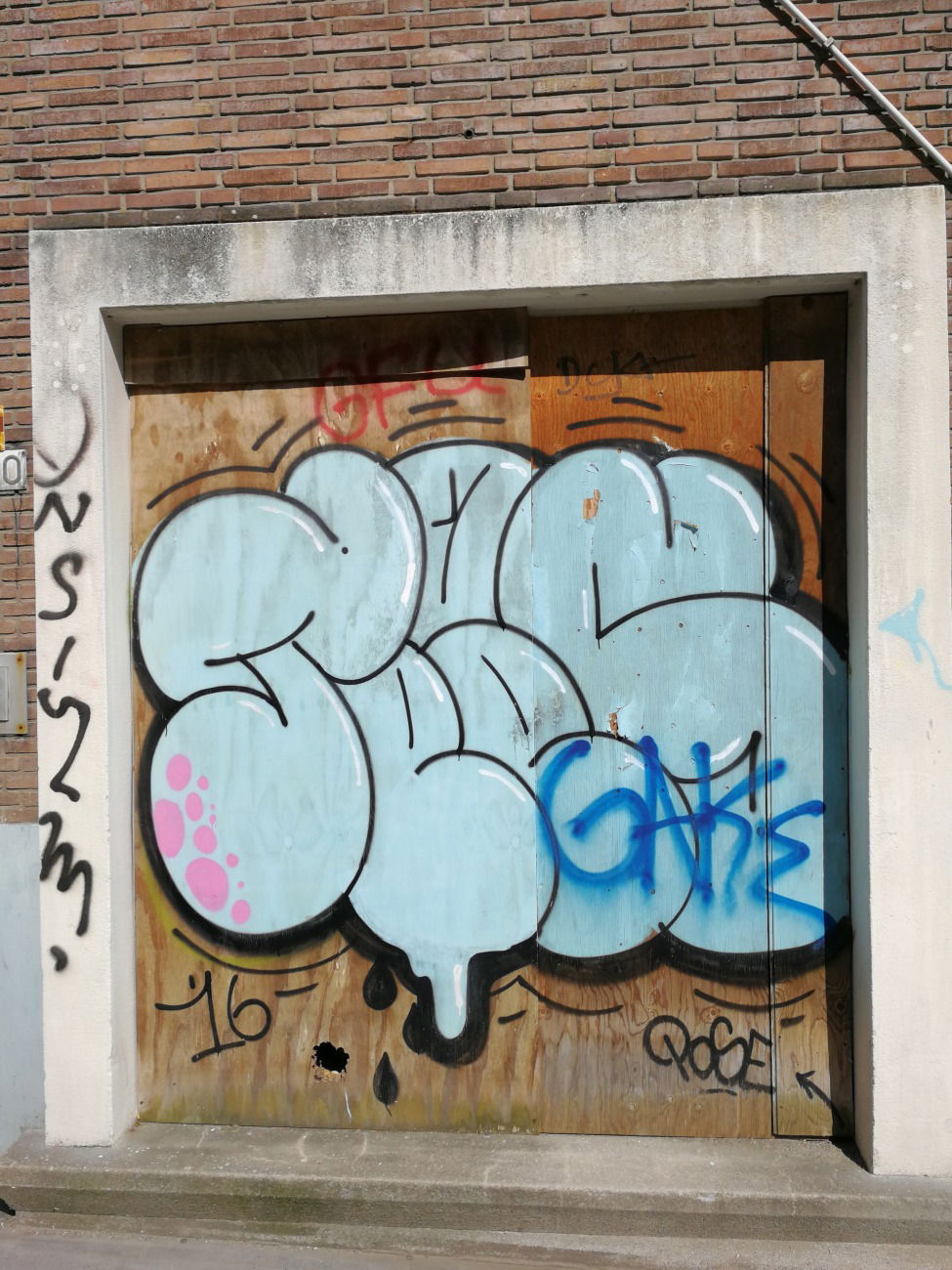 Graffiti Bombing in Rotterdam - Photo by Kico_one - Rotterdam