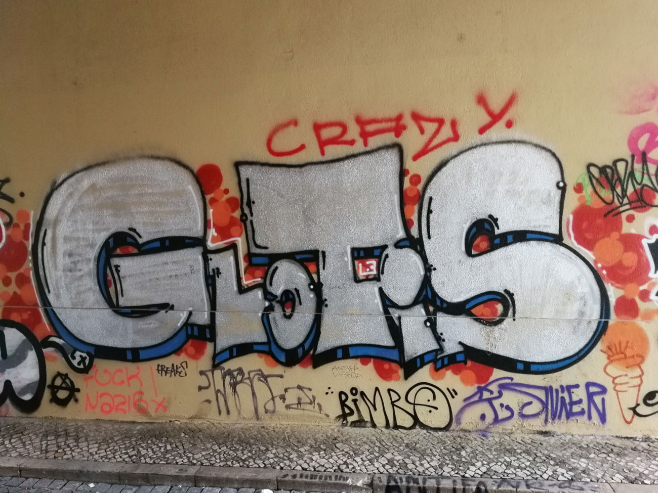 Graffiti Bombing in Lissabon - Photo by Kico_one - Lissabon, Portugal, Lisboa