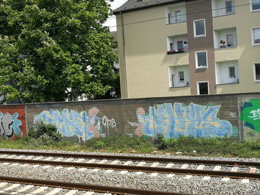 Graffiti Wall in Düsseldorf - Photo by Kico_one - Düsseldorf, Siras, Otis