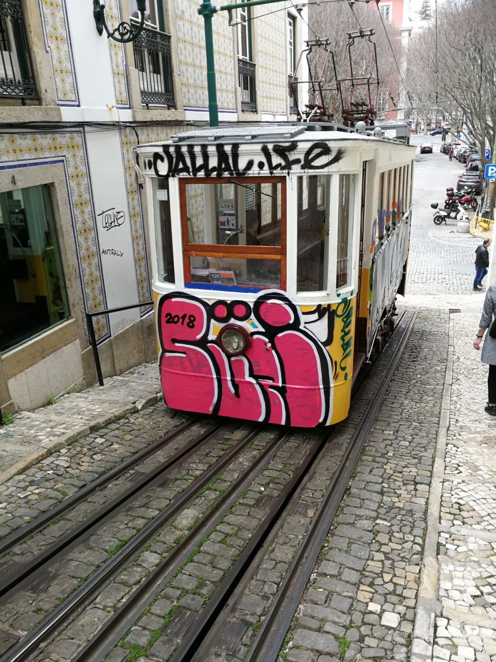 Graffiti Train in Lissabon - Photo by Kico_one - Lissabon, Portugal, Lisboa