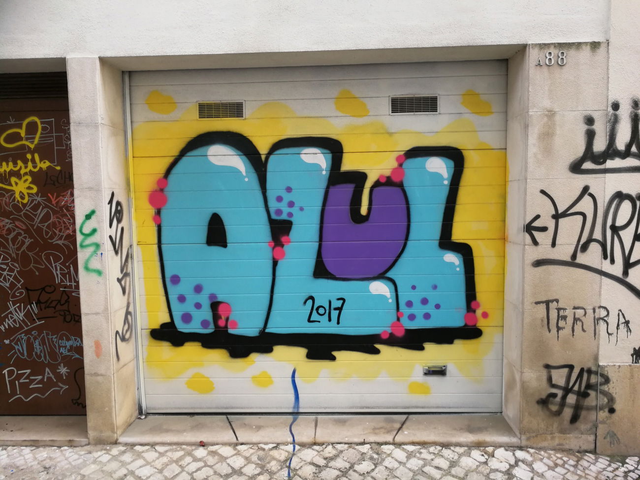 Graffiti Bombing in Lissabon - Photo by Kico_one - Lissabon, Portugal, Lisboa
