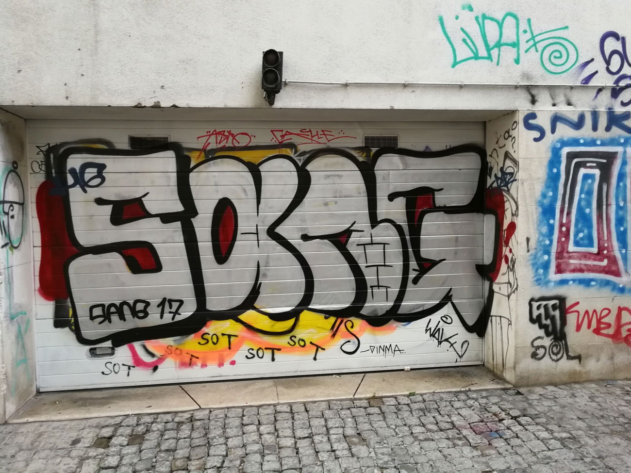 Graffiti Bombing in Lissabon - Photo by Kico_one - Lissabon, Portugal, Lisboa