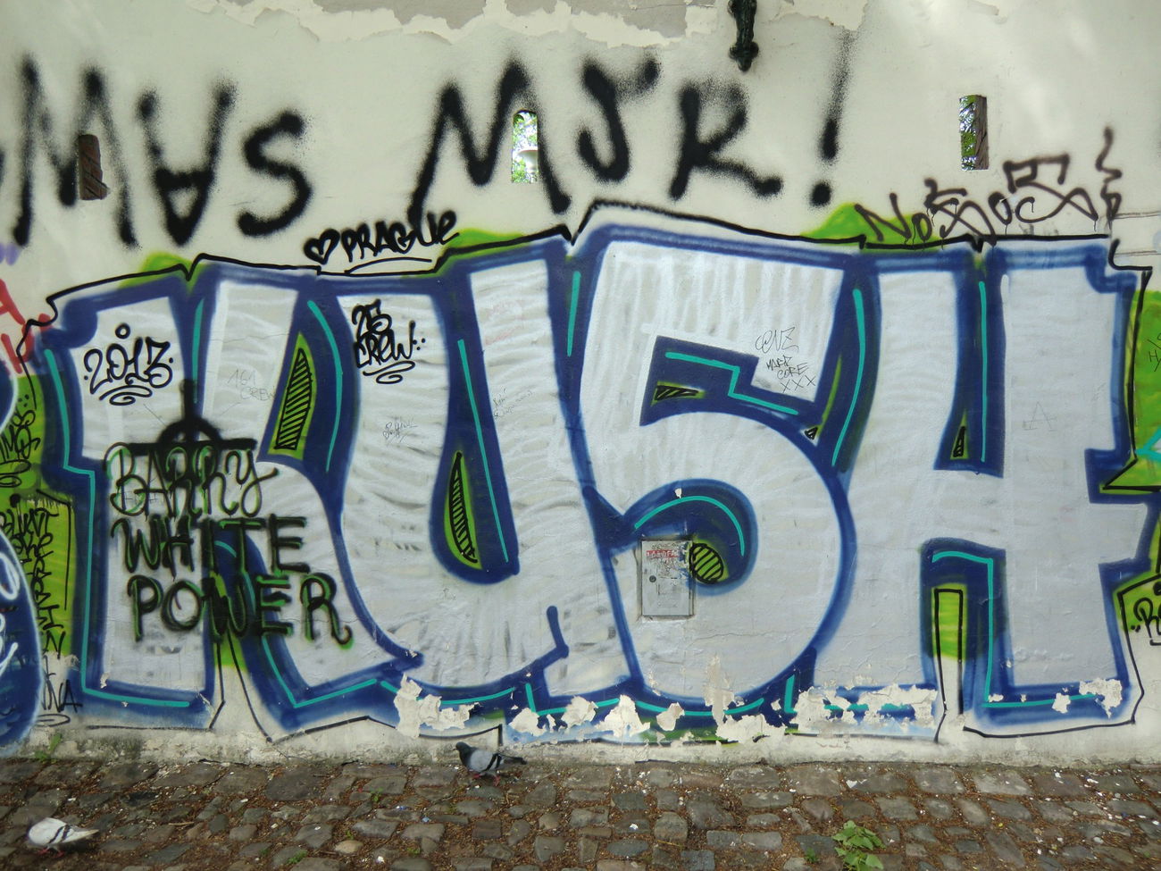 Graffiti Bombing in Prague - Photo by Kico_one - Prague, Praha, Kush