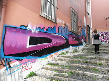Graffiti Bombing in Lissabon - Photo by Kico_one - Lissabon, Portugal, Lisboa