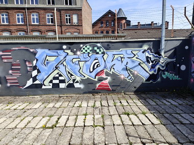 Graffiti Wall in Wait please... - Photo by Kico_one