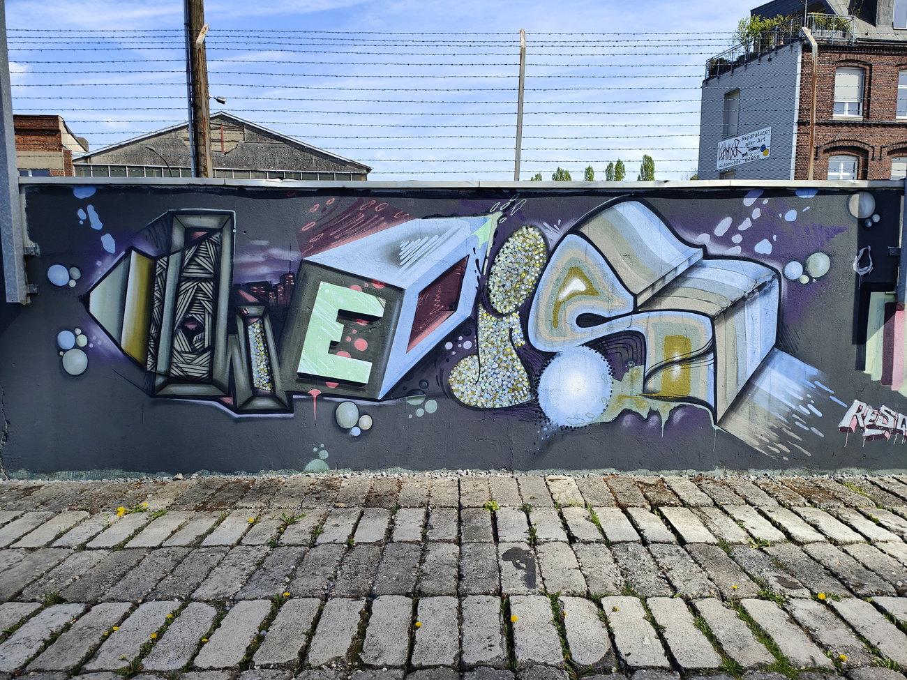 Graffiti Wall in Wait please... - Photo by Kico_one