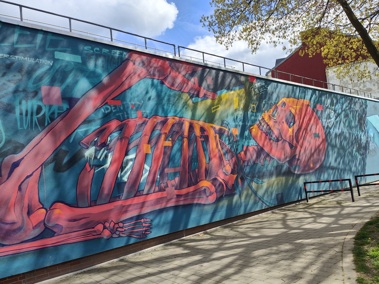 Graffiti Wall in Wait please... - Photo by Kico_one