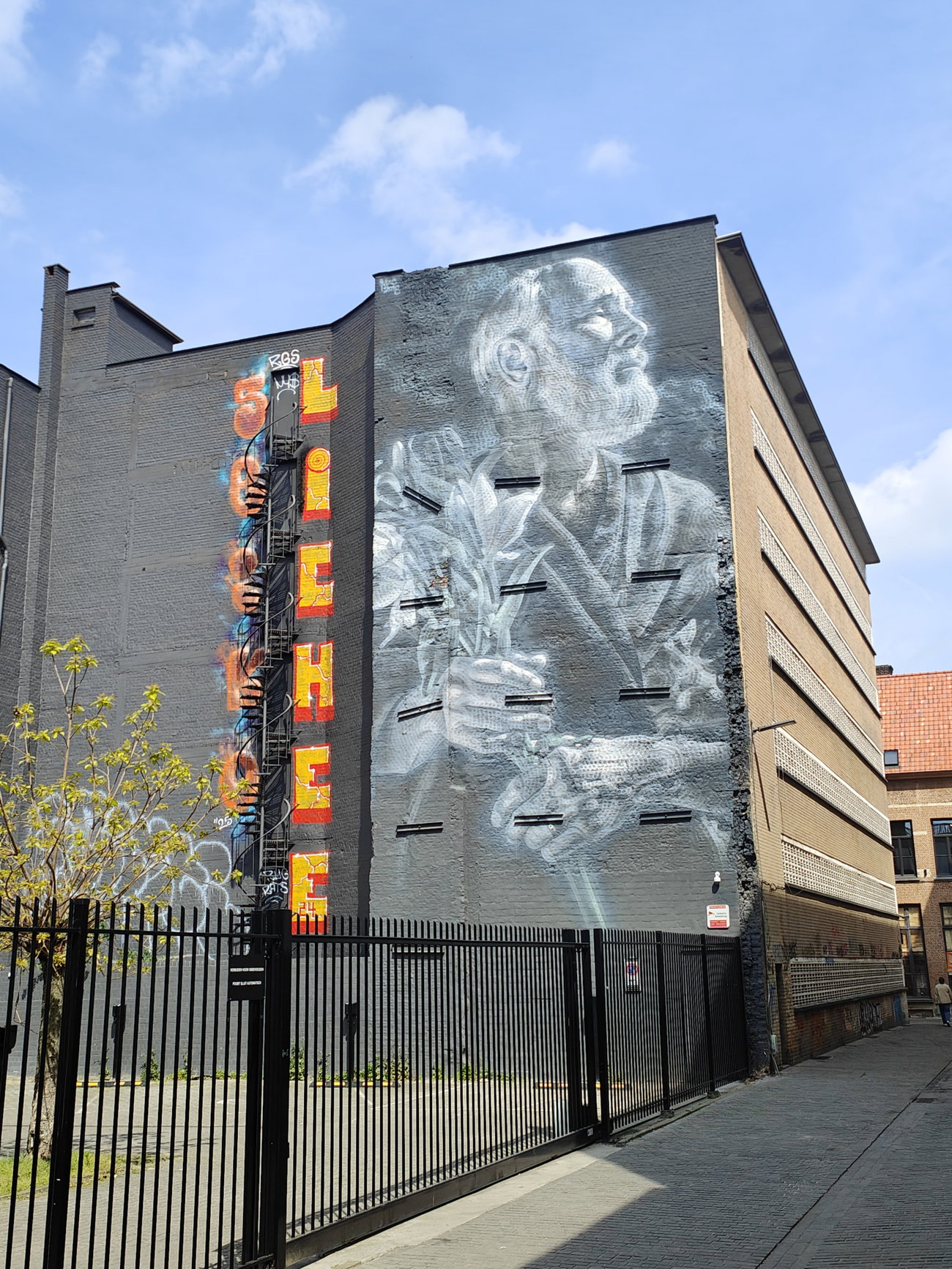 Graffiti Street Art in Antwerpen - Photo by Kico_one