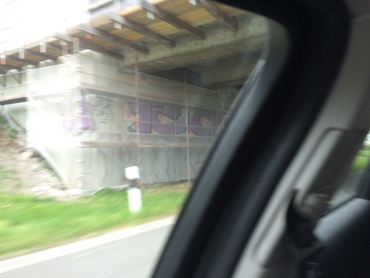 Graffiti Wall - Photo by KidDerEuphorie