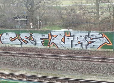 Graffiti Bombing - Photo by Kihr - Uas, csf, Skarf (2013)