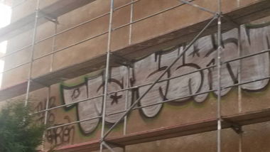 Graffiti Bombing - Photo by Kihr - Uascru, skarf, sarko (2013)