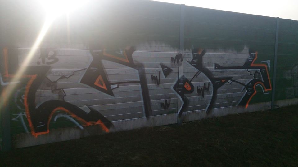 Graffiti Bombing - Photo by Kihr - uascrew, skarf, sarko (2013)