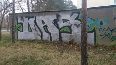 Graffiti Bombing - Photo by Kihr - Uas, Skarf, Snap (2013)