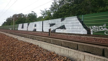 Graffiti Bombing - Photo by Kihr - kihr, uas, skarf