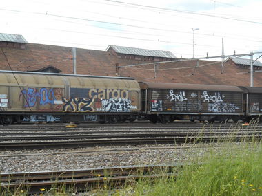 Graffiti Train - Photo by Kimi - xyz