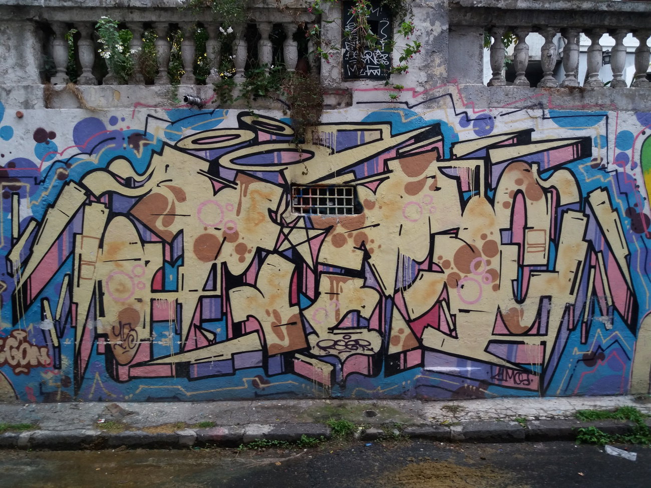 Graffiti Wall - Photo by Kindred