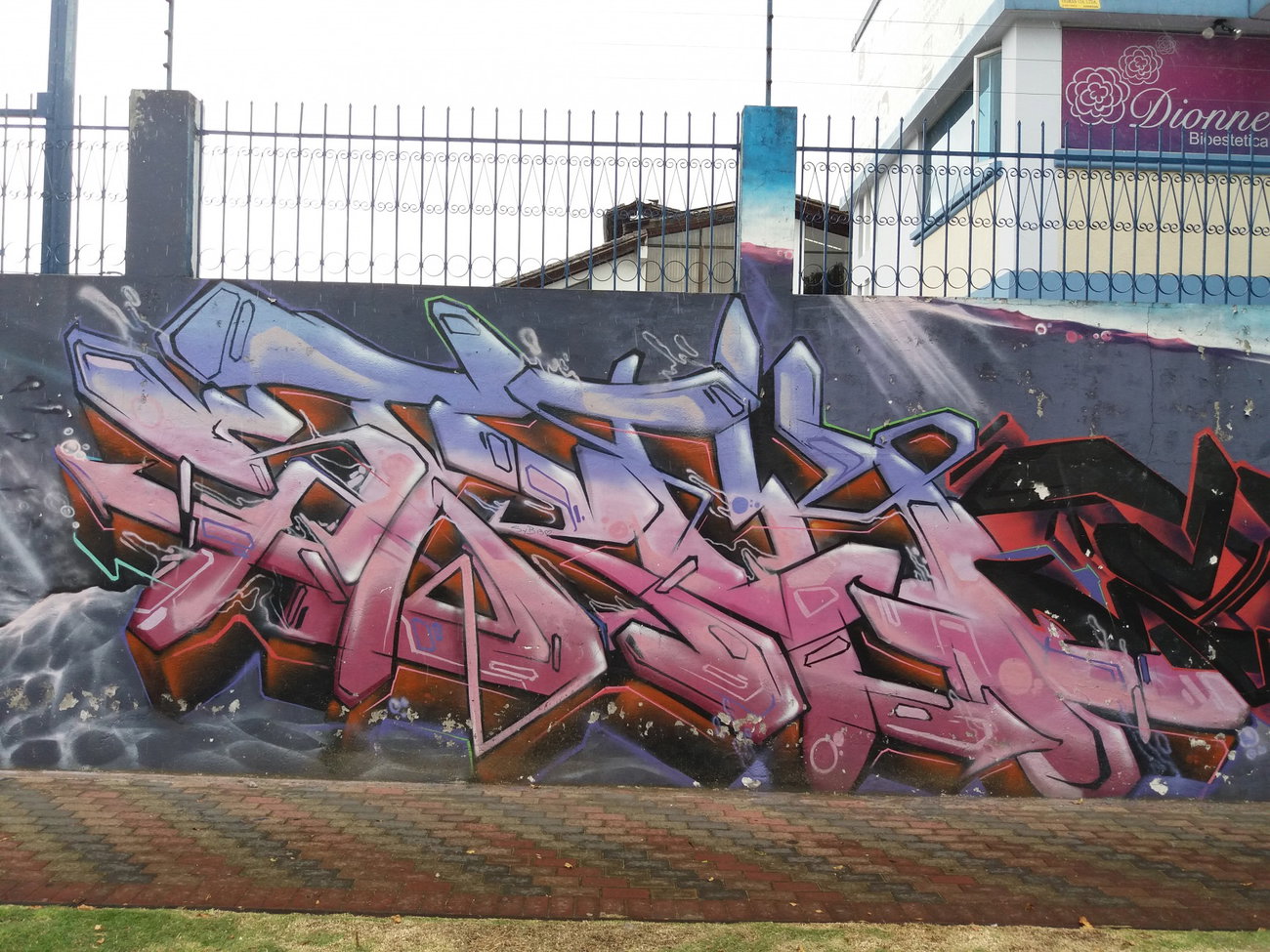 Graffiti Wall - Photo by Kindred