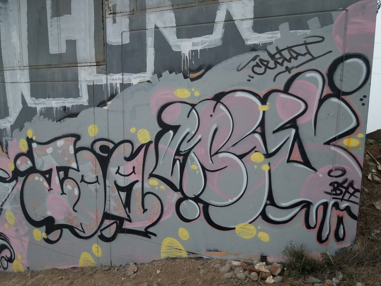 Graffiti Wall - Photo by Kindred