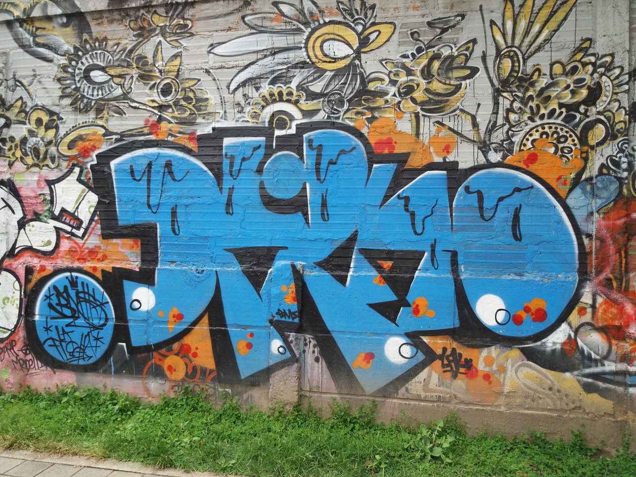 Graffiti Wall - Photo by Kindred