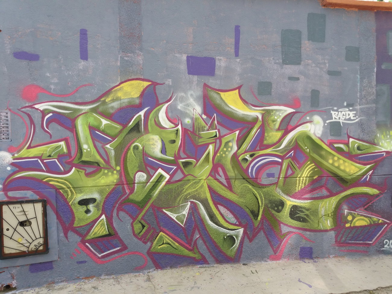 Graffiti Wall - Photo by Kindred