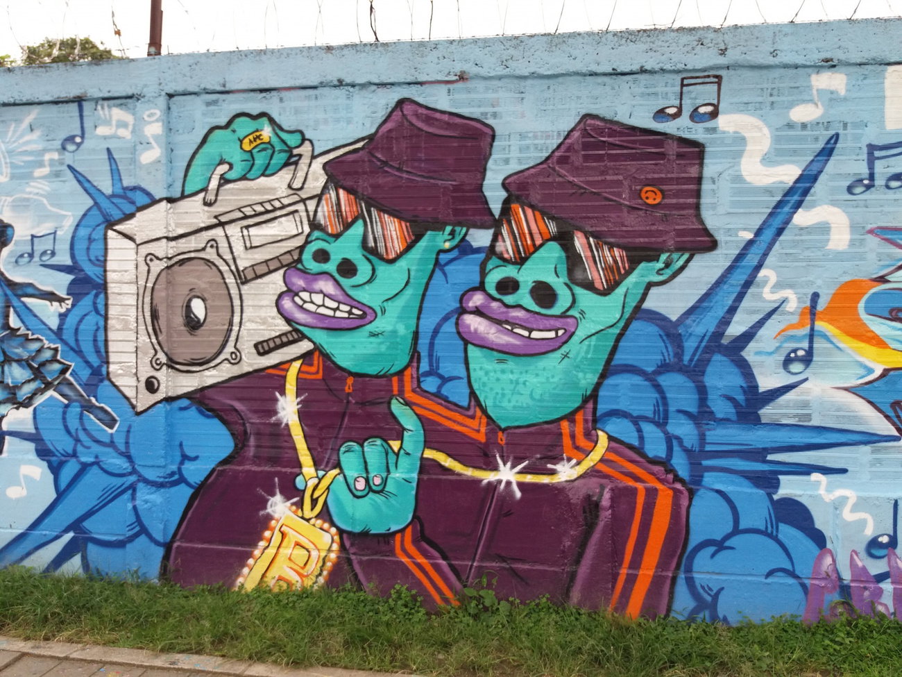 Graffiti Wall - Photo by Kindred