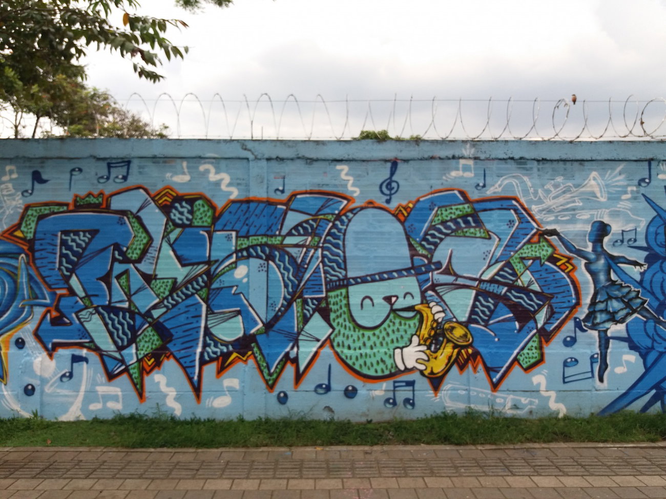 Graffiti Wall - Photo by Kindred