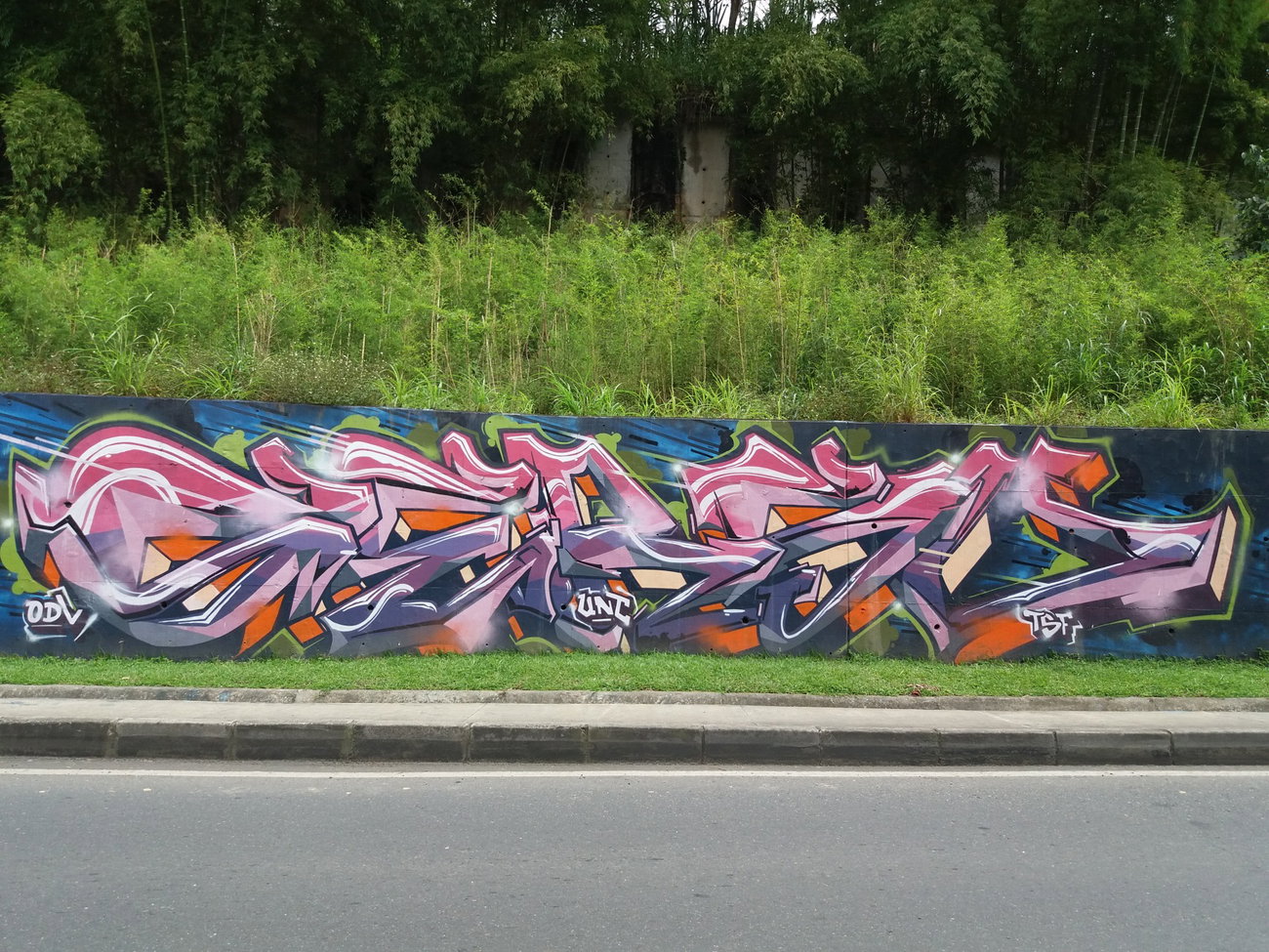 Graffiti Wall - Photo by Kindred