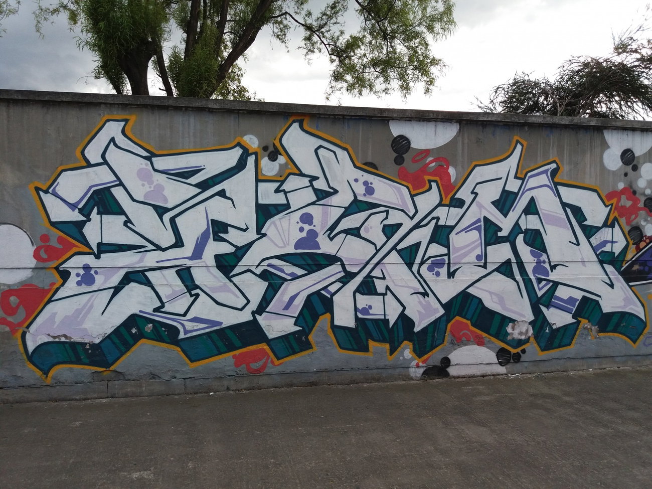 Graffiti Wall - Photo by Kindred