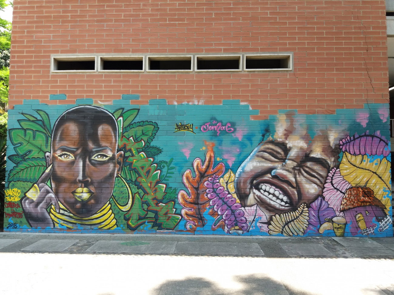 Graffiti Wall - Photo by Kindred