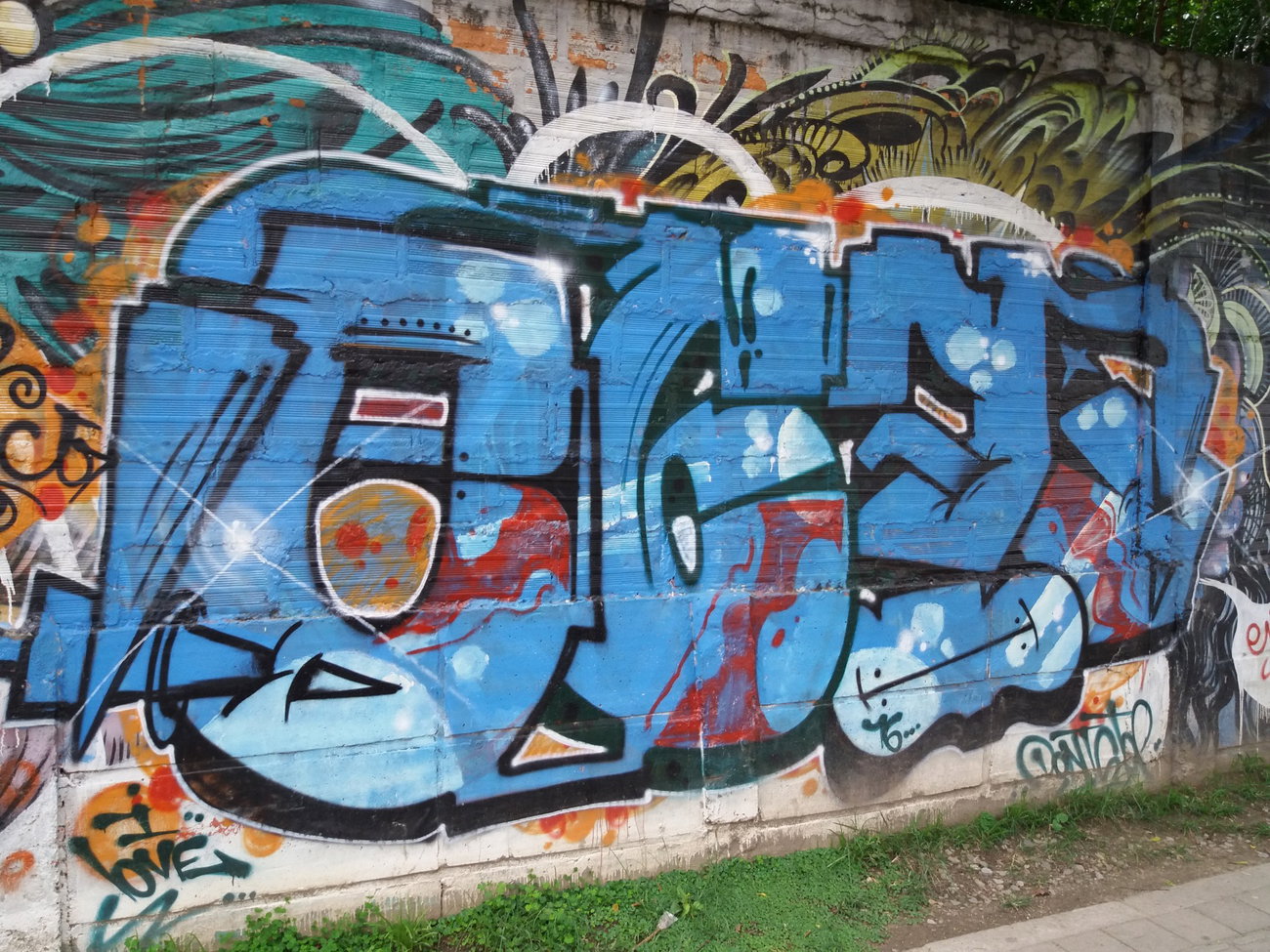 Graffiti Wall - Photo by Kindred