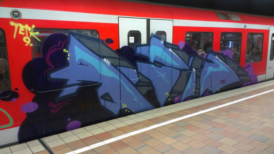 Graffiti Train in Hamburg - Photo by Kingzstyle - Acid