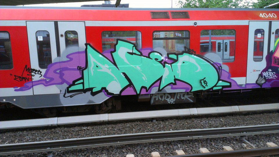 Graffiti Train in Hamburg - Photo by Kingzstyle - Acid