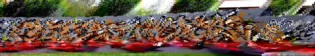 Graffiti Wall - Photo by KlausKinski - Poster.Shizo. (2015)