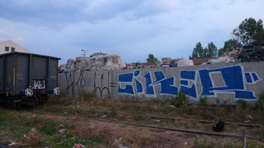 Graffiti Bombing - Photo by Klimat - CikEr