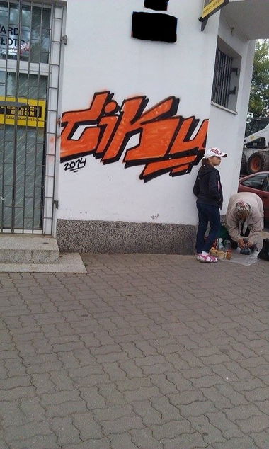 Graffiti Bombing - Photo by Klimat - CikU