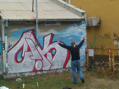 Graffiti Wall - Photo by Klimat - CikU