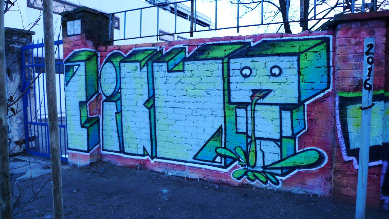 Graffiti Wall - Photo by Klimat - Ciku