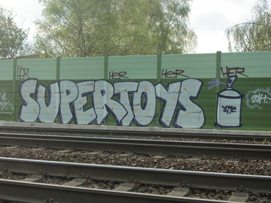 Graffiti Bombing - Photo by Knastbruder - Supertoys, ilmc, Klor (2014)