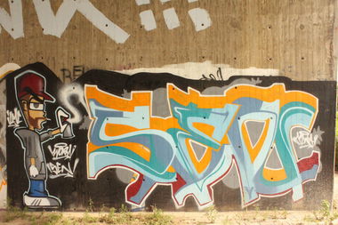 Graffiti Wall - Photo by Knastbruder - Sen, Kwa, Worm (2014)