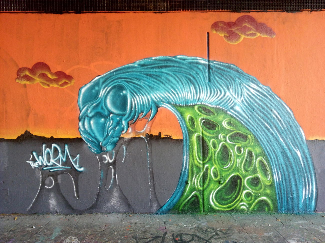 Graffiti Wall - Photo by Knastbruder - worm, hand, mr (2019)