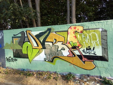 Graffiti Wall - Photo by Knastbruder - worm, hand, mr (2019)