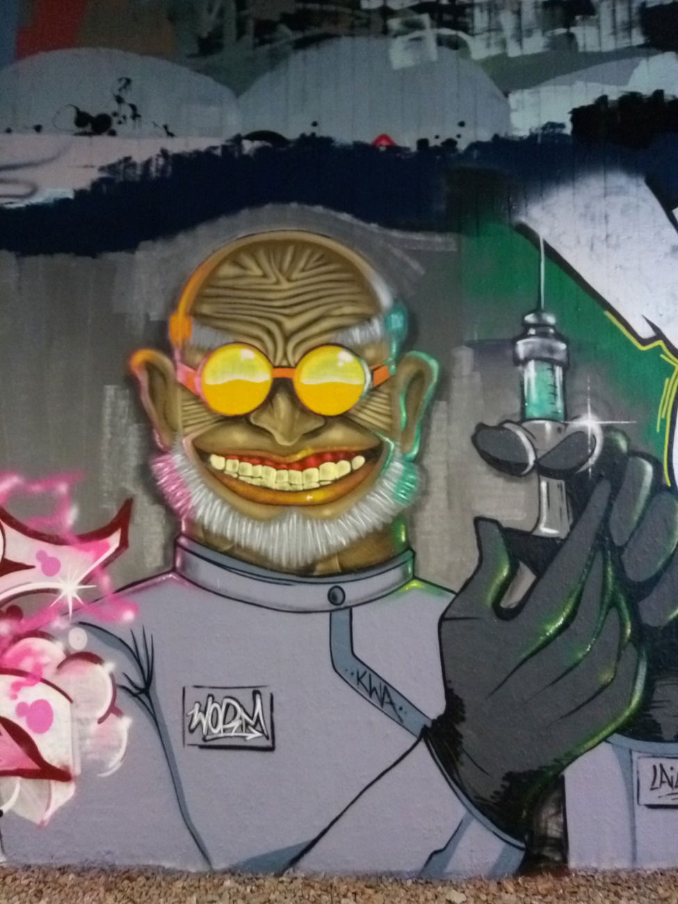 Graffiti Wall - Photo by Knastbruder - worm, hand, mr (2019)