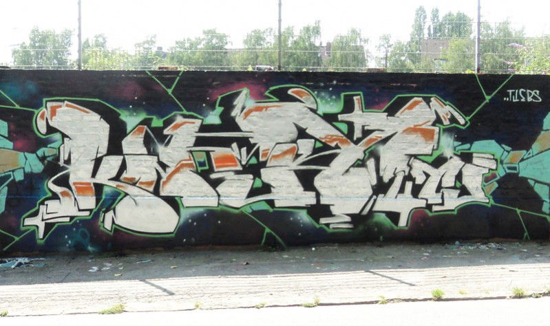 Graffiti Wall - Photo by Knut - knut, tj, ebs (2011)