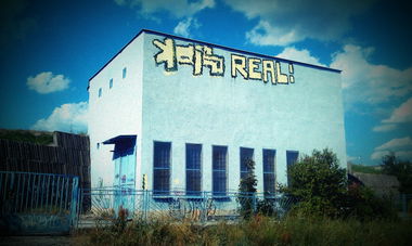 Graffiti Bombing in Zvolen - Photo by Kois - rollup (2013)