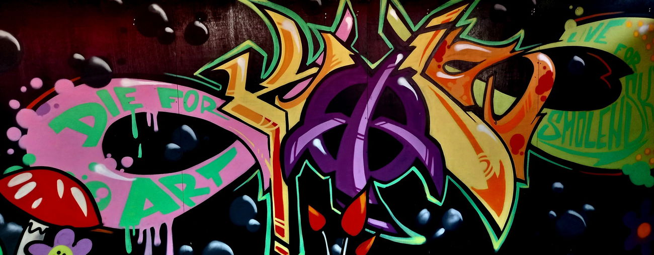 Graffiti Wall in Manchester - Photo by Kois - performance, livepainting, board (2021)