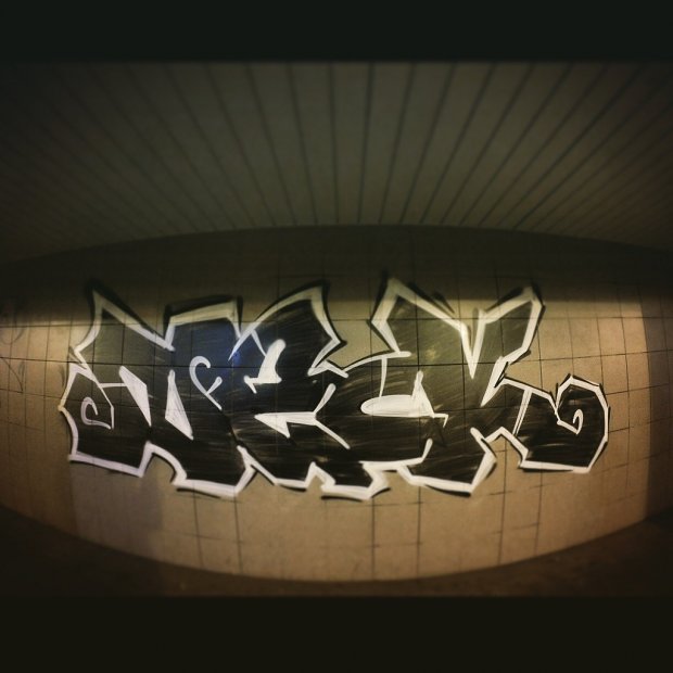Graffiti Bombing - Photo by Kolyanes - neck, 134