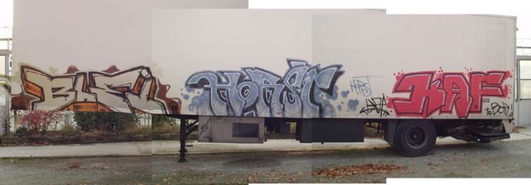 Graffiti Bombing - Photo by Kolybri