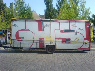 Graffiti Bombing - Photo by Kolybri - ghs, ghettostars